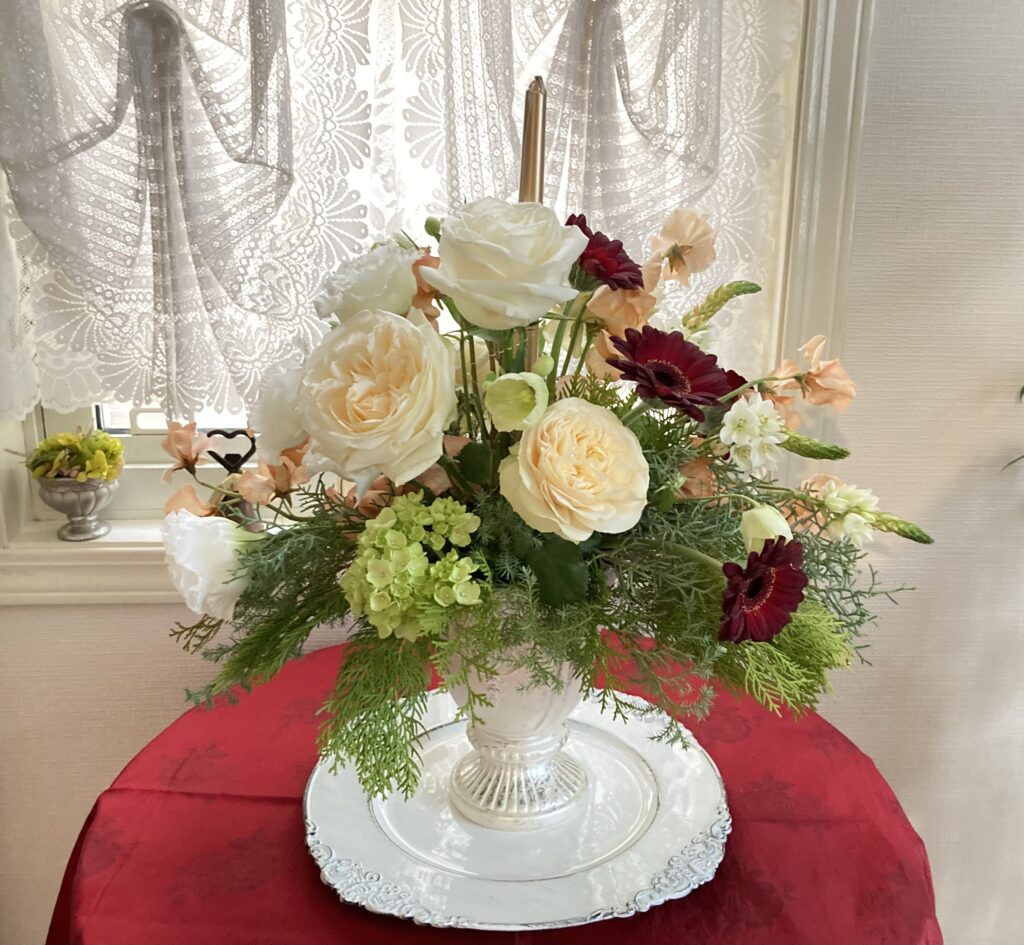 Xmas Flower arrangement
Oval flower arrangement