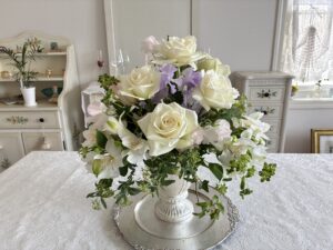 Flower arrangement All round