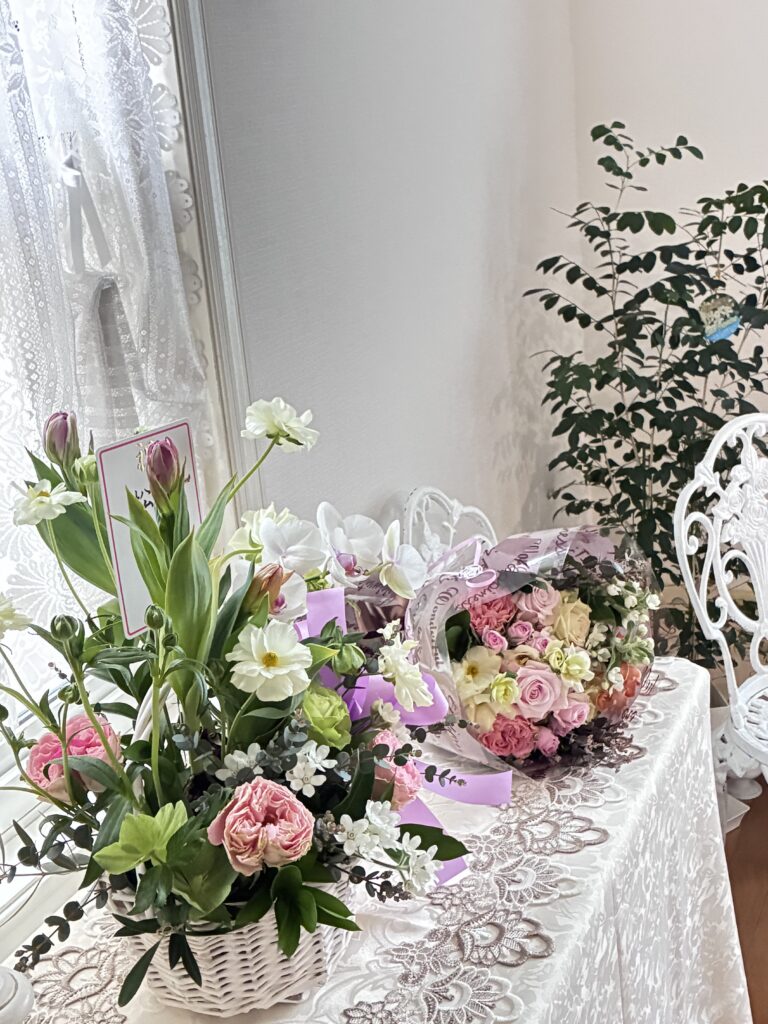basket Flower arrangement
bouquet