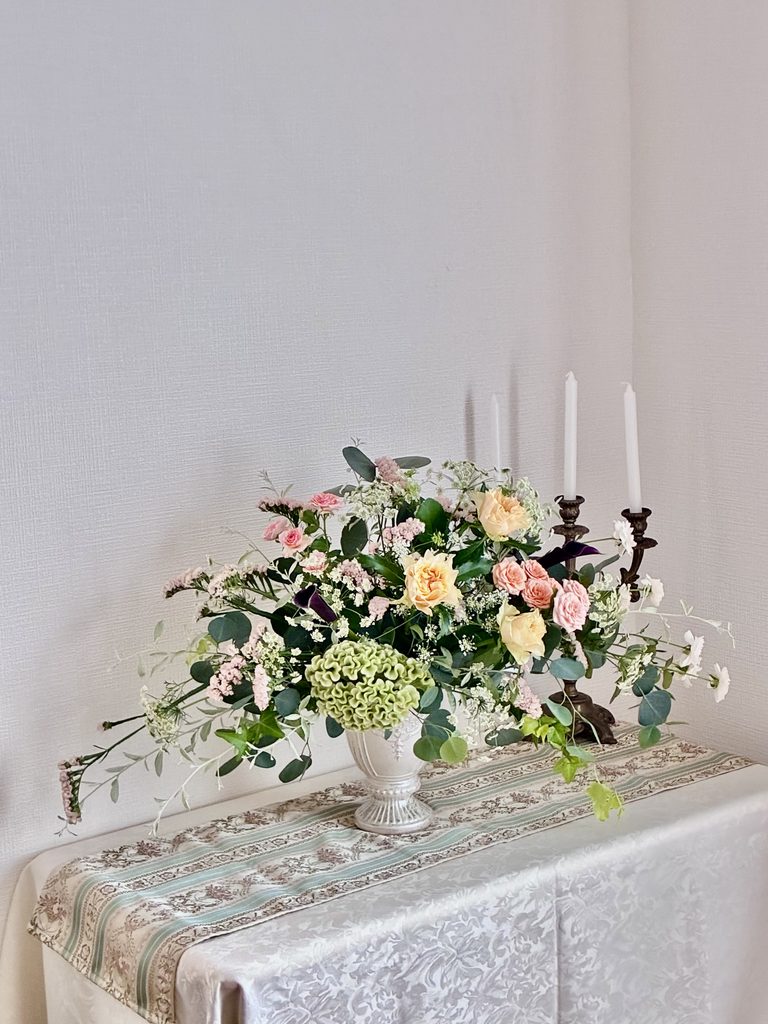 Flower arrangement of early autumn